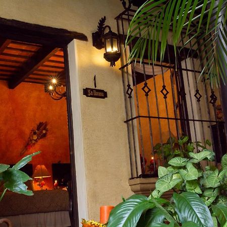 D'Leyenda Hotel Antigua Esterno foto