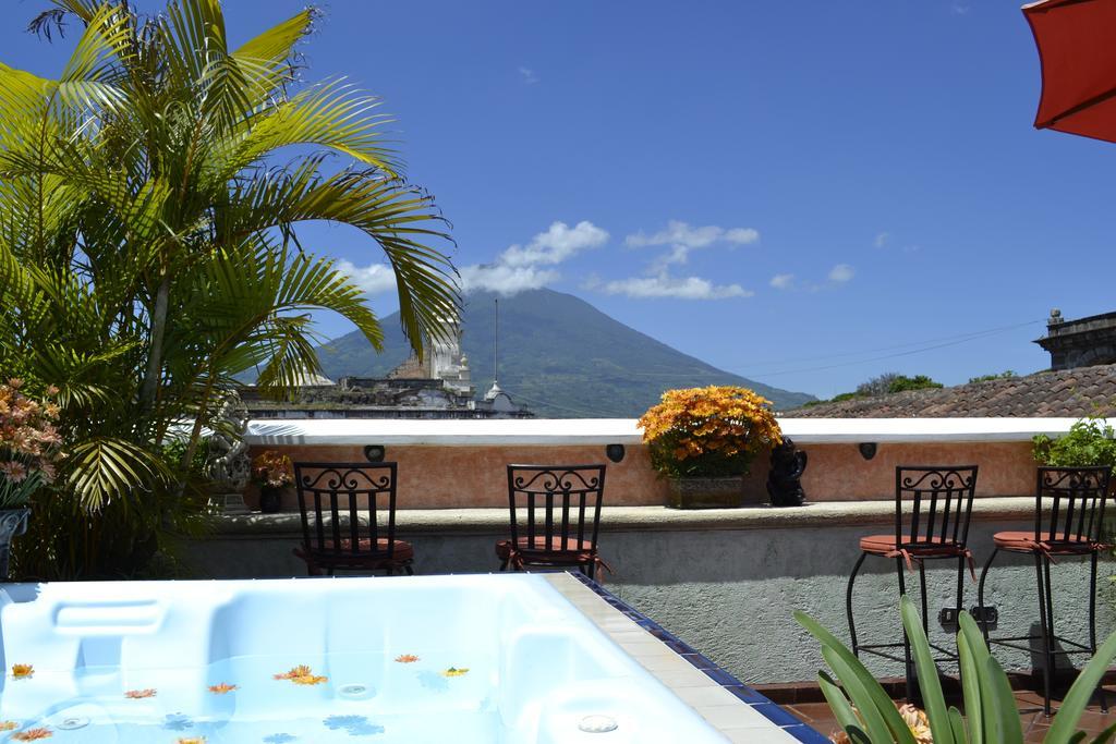 D'Leyenda Hotel Antigua Esterno foto