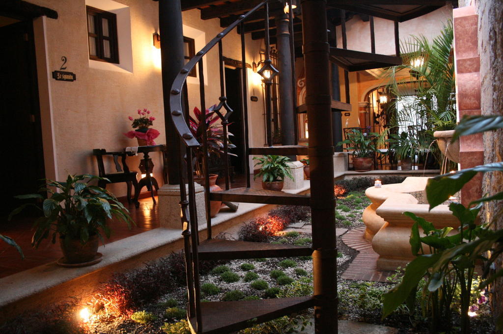 D'Leyenda Hotel Antigua Esterno foto