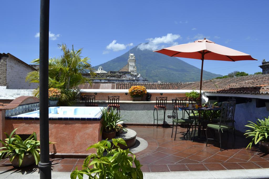 D'Leyenda Hotel Antigua Esterno foto