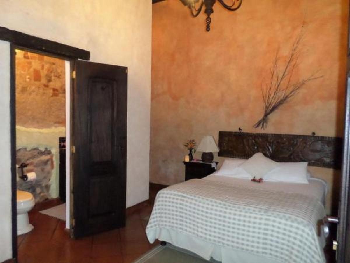 D'Leyenda Hotel Antigua Esterno foto