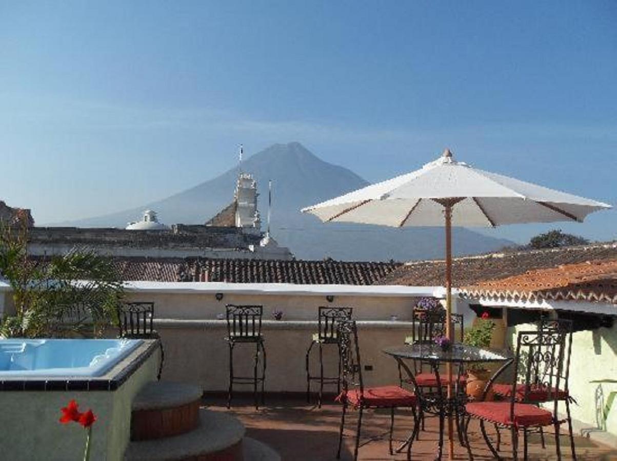D'Leyenda Hotel Antigua Esterno foto