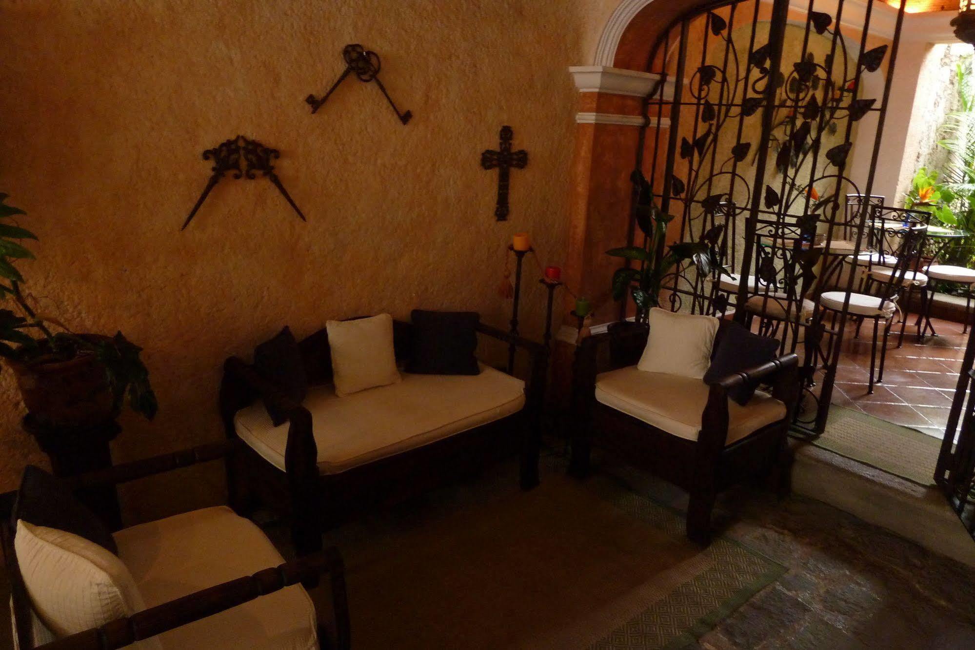 D'Leyenda Hotel Antigua Esterno foto