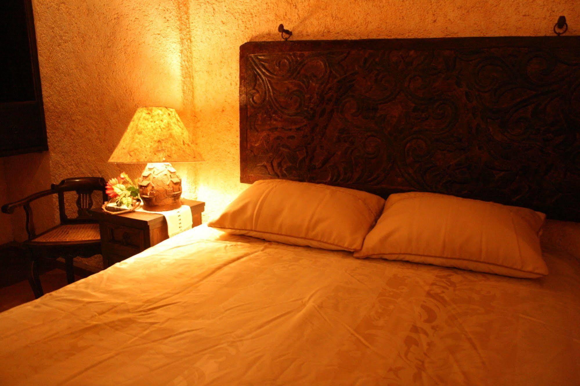 D'Leyenda Hotel Antigua Esterno foto