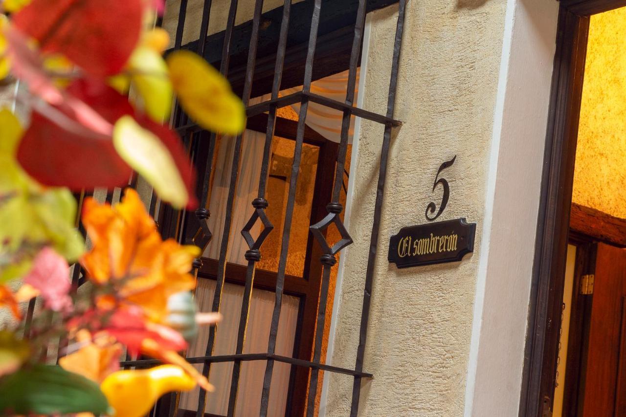 D'Leyenda Hotel Antigua Esterno foto